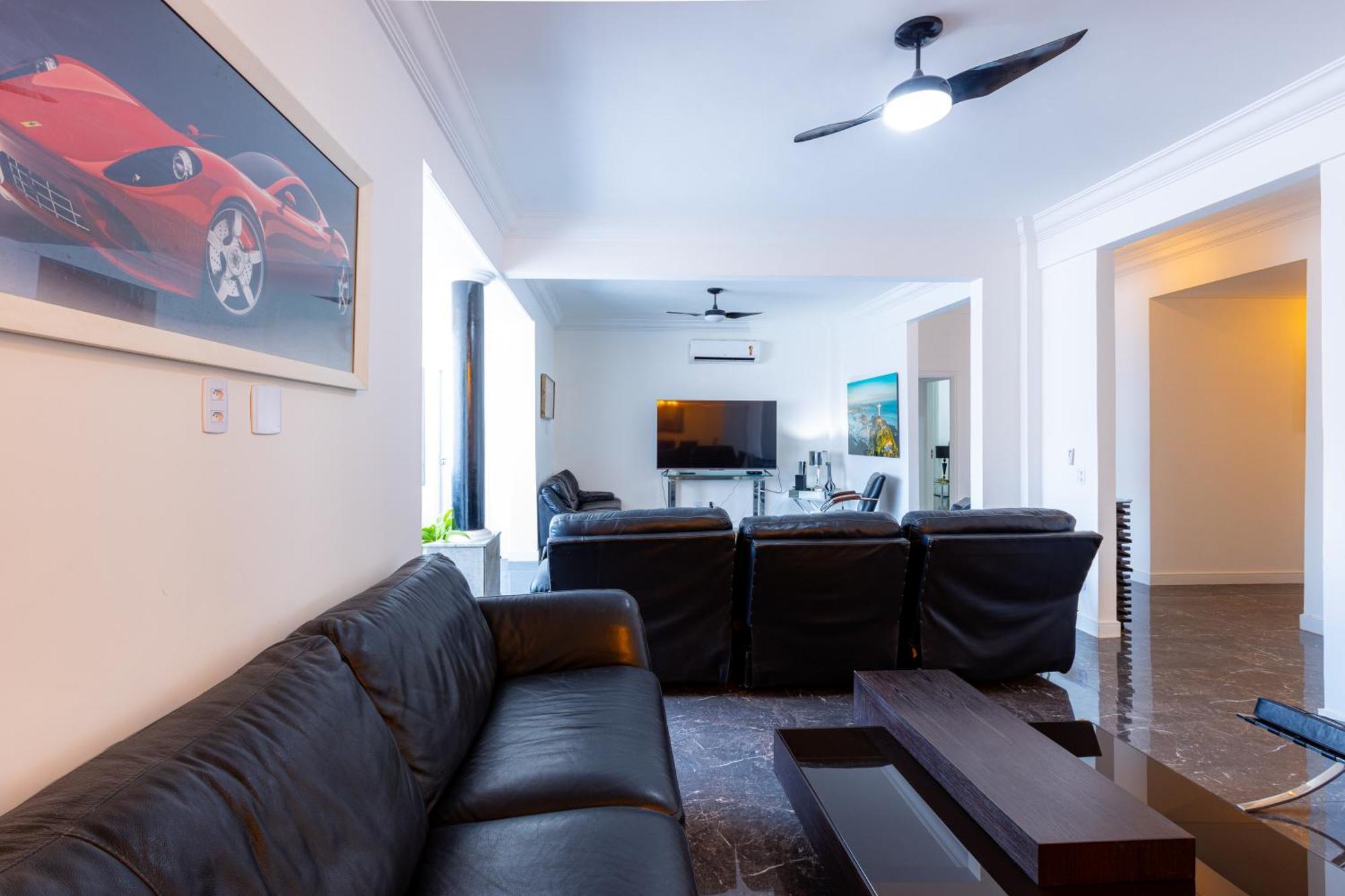 The Copa Executive Design Penthouse 4 Bedroom 3 Bathroom 6 Air Conditioners 2500 Sq Ft 85 Inch Cimema Tv *